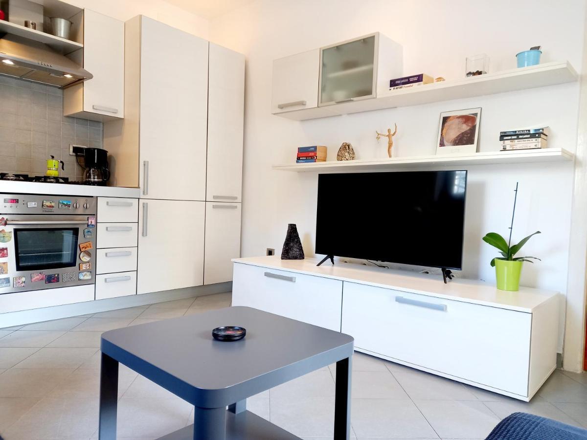 Apartment Punta Pola Esterno foto