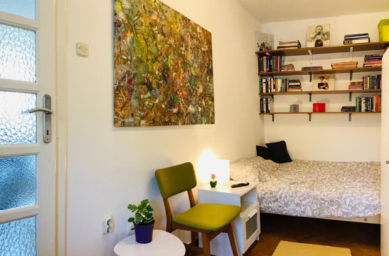 Apartment Punta Pola Esterno foto