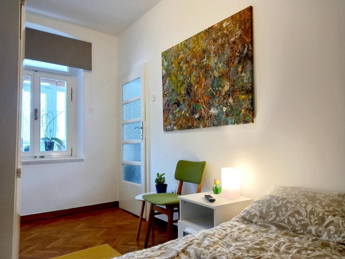 Apartment Punta Pola Esterno foto
