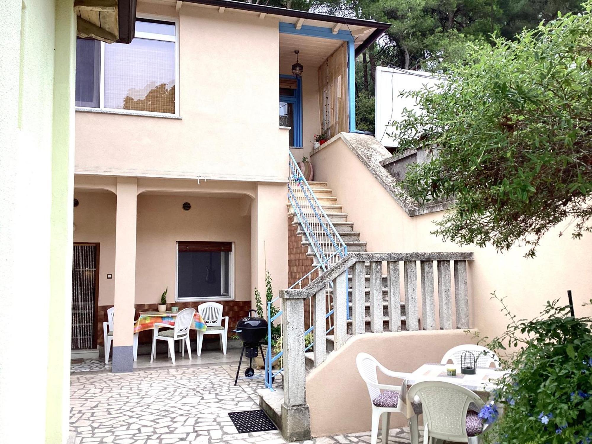 Apartment Punta Pola Esterno foto